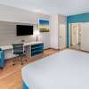 Отель Days Inn & Suites by Wyndham San Antonio near Frost Bank Center, фото 3