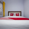 Отель Sopou Penginapan Rinal & Tuah by OYO Rooms, фото 17
