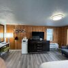 Отель Tides Inn & Suites, фото 6