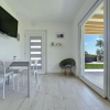Отель Modern Holiday Home With Enclosed Garden, фото 9