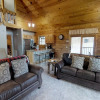 Отель The  Lazy Bear - 2 Br Cabin, фото 2