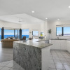 Отель Breathtaking views of Sunshine Beach - Unit 7/21 Park Crescent, фото 9