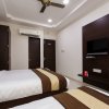 Отель OYO 12475 Hotel Maheshwari, фото 2