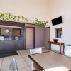 Отель Econo Lodge Inn & Suites, фото 14