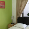 Отель ZEN Rooms Sahabat Guesthouse, фото 23