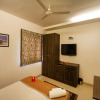 Отель OYO 7495 Manikonda, фото 6