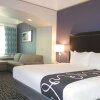 Отель La Quinta Inn & Suites by Wyndham Dumas, фото 3