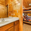 Отель Big Sky Lodge II, 7 Bedrooms, Sleeps 28, Theater, Arcades, Hot Tub, Gazebo, фото 8