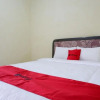 Отель RedDoorz near Lippo Plaza Buton, фото 18