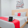 Отель Formerly Reddoorz Plus @ Otista Raya Ciputat, фото 29