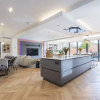 Отель Elliot Oliver- Superior 6 Bedroom House With Hot Tub And Log Burner, фото 14