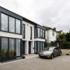 Отель The Putney Arms - Bright 4BDR Mews Home wiith Garden and Patio, фото 1