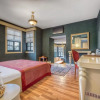 Отель Vibrant Hotel Suite in Historical Area, фото 6
