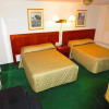 Отель Canadiana Motel, фото 2