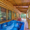 Отель Bear's Den 2 Bedroom Home with Hot Tub, фото 7
