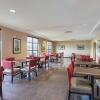 Отель Quality Inn & Suites, фото 9