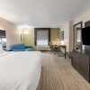 Отель Comfort Inn & Suites Downtown, фото 32