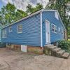 Отель Cozy Blue Cottage in Starkville Near Dtwn!, фото 12