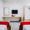 Отель RedDoorz Plus near Sultan Hasanuddin Airport, фото 3