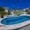 Отель Massive Oceanfront Villa - Spa - Sauna - Gameroom - Malmok!, фото 36