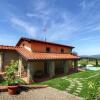 Отель Luxurious Villa in Monte San Savino with Jacuzzi, фото 1