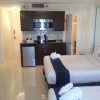 Отель Hollywood Beach Resort-renovated Studio Nice Views, фото 16