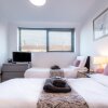 Отель BEST PRICE!! - Contractor Heaven! 4 Singles beds or 2 King Size, Southsea Apartment- FREE PARKING, S, фото 3