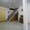 Отель RedDoorz Plus near WTC Batanghari Mall, фото 13