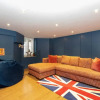 Отель Gorgeous 4 Bedroom Family Home Next to Clapham Common, фото 29