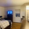 Отель Private Queen Bedroom Garvin, фото 6