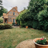 Отель Regatta Cottage - Centrally Located Free Parking, фото 1