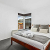 Отель Spectacular Views - One Bedroom Unit, фото 2