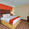 Отель Holiday Inn Express Hotel & Suites Chicago-Algonquin, an IHG Hotel, фото 2
