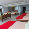 Отель Holiday Beach Inn, фото 4