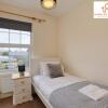 Отель Centrally Tucked Away Private 4bed - Free parking! By Hinkley Homes Short Lets & Serviced Accommodat, фото 24