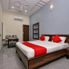 Отель OYO 16577 Hotel Rajshree, фото 1