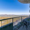 Отель Handsome Condo, View in Sugar Mountain, Heated Pool & Jacuzzi by Redawning в Шугар-Маунтин