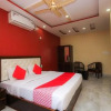 Отель OYO 24426 Hotel Sky Blue, фото 3