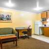 Отель Rodeway Inn & Suites, фото 21