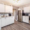 Отель Newly Renovated Modern 3BR Apt With Netflix - Prime Walk Score, фото 13