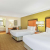 Отель La Quinta Inn by Wyndham Orlando Airport West, фото 4