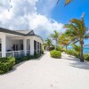 Отель Conched Out-2br by Grand Cayman Villas & Condos, фото 31