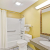 Отель Super 8 by Wyndham La Marque TX/Texas City Area, фото 9