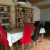 Отель Beautiful 2-bed Cottage in Hurst Green, фото 14