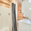 Отель Cozy Island Park Cabin, 20 Mi to Yellowstone!, фото 12