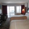 Отель Crown Choice Inn & Suites Lakeview & Waterpark, фото 4
