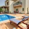Отель Beautiful Large 4 B/R Villa W/ Pool Jumeirah Island, фото 24