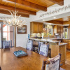 Отель Cove Lakefront Chalet #2098, фото 22