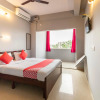 Отель OYO 49228 Gold Inn Grey, фото 3