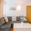 Отель Charming chic Appartment with 24hr Parking, фото 1